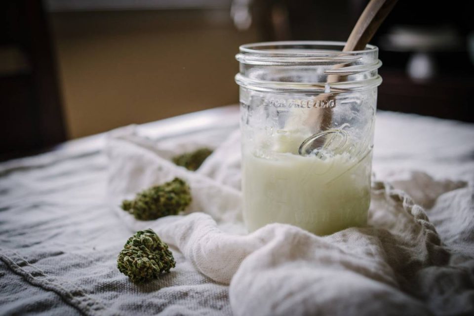 5 Fascinating Benefits You Can Gain From CBD Coconut Oil
